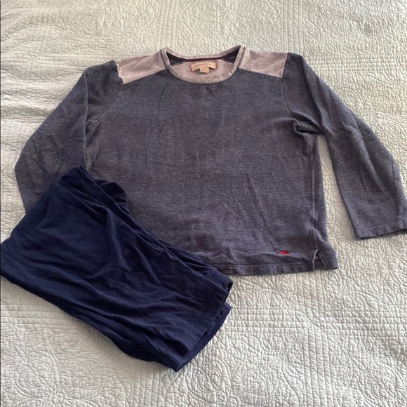 Tommy Bahama Gray and Navy Lounge Set - Picture 1 of 8
